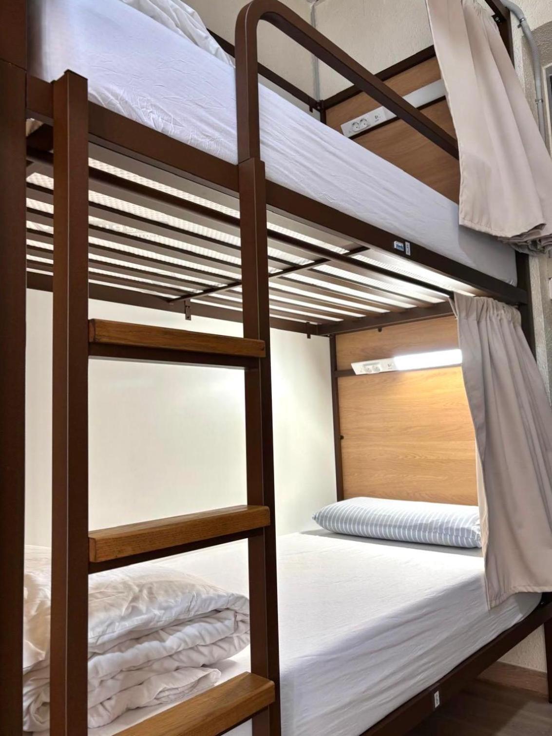 Bed in Mixed Dormitory Room (6-Bed)